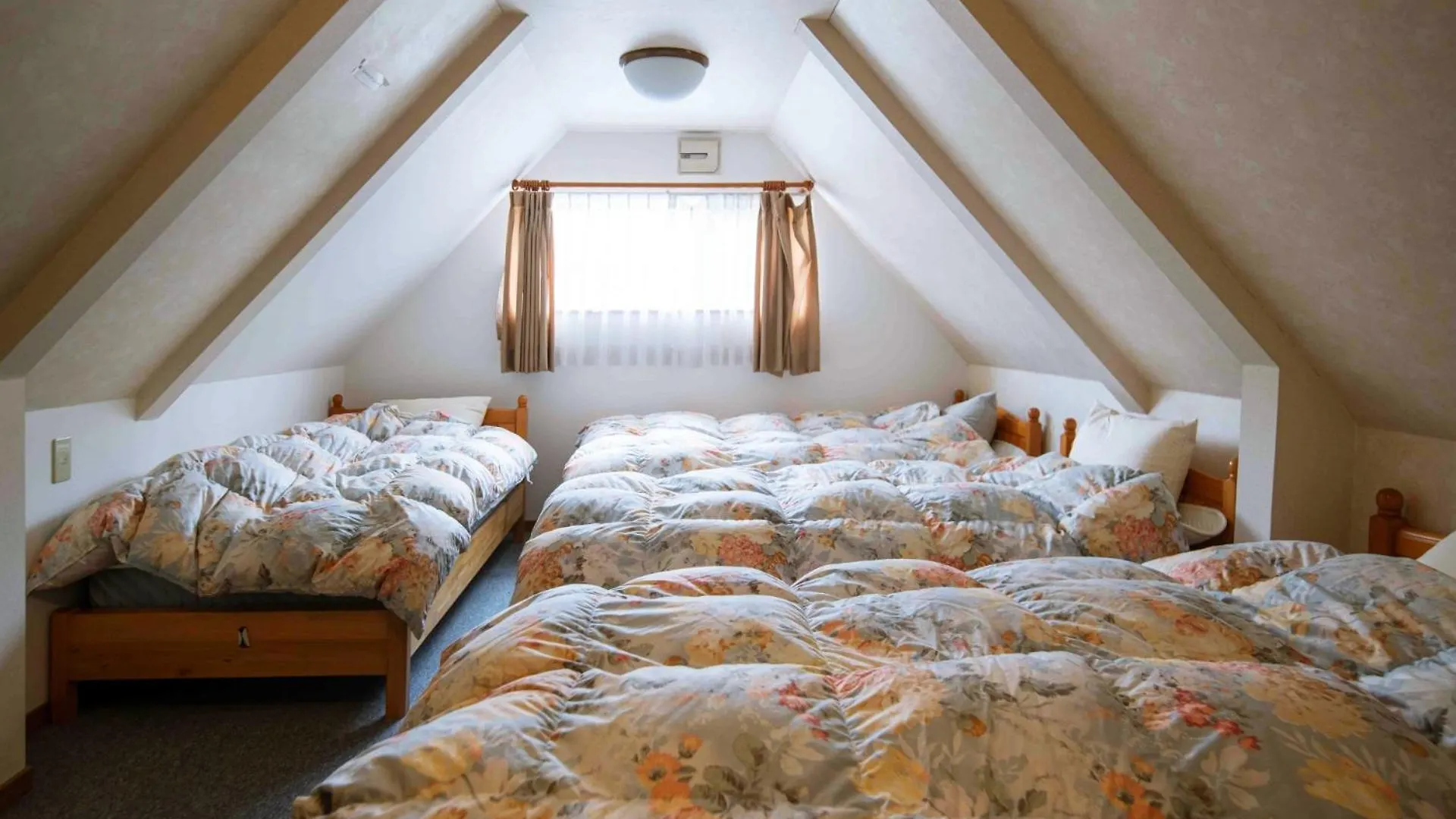 Rusutsu Powder Lodge 日本